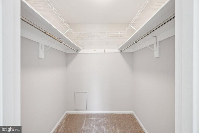 Building Photo - 4620 N Park Ave