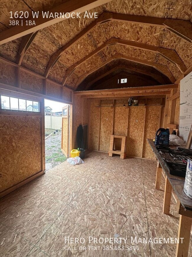 Building Photo - 1620 W Warnock Ave