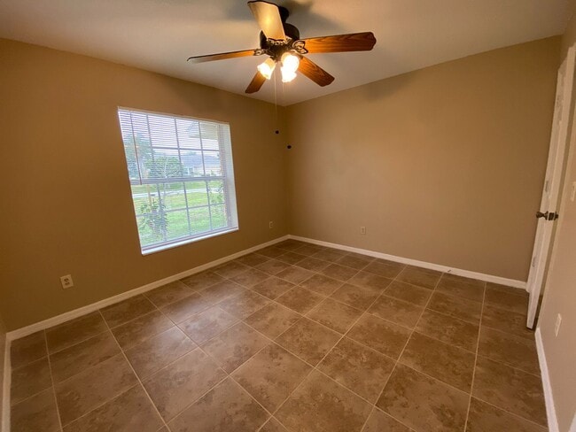 Building Photo - 1078 E Gaucho Cir