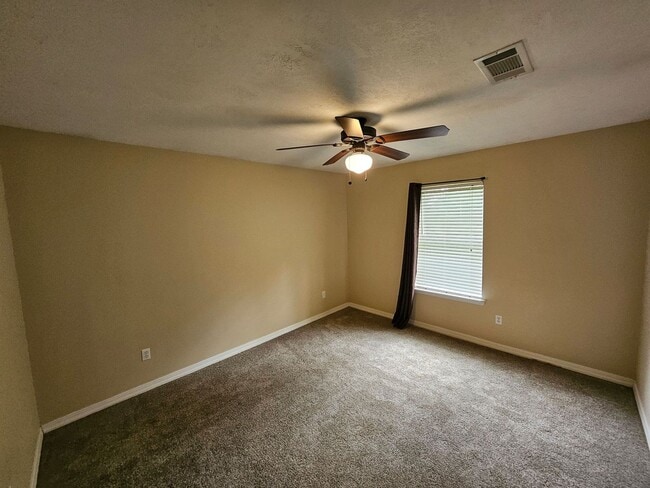 Building Photo - 6201 Fagan Cir