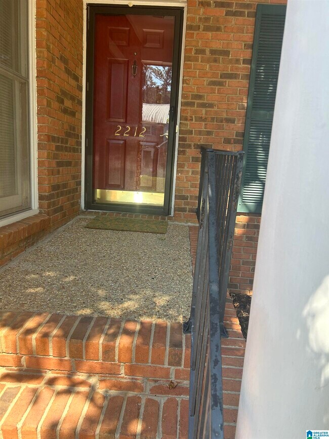 Building Photo - 2212 Ascot Ln