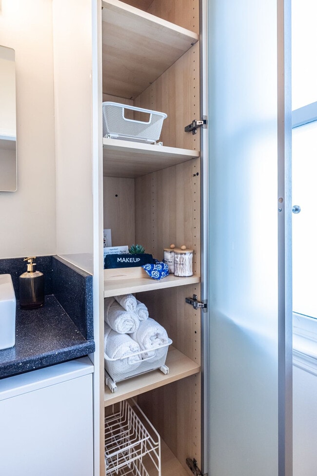 Building Photo - 71 Randolph St NE