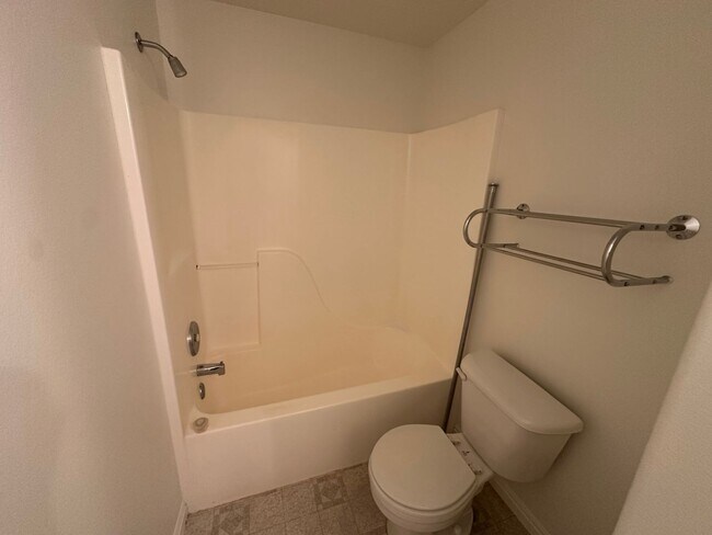 Building Photo - Freshly Painted, New Carpet Throughout - Home For Rent In Springville!!!