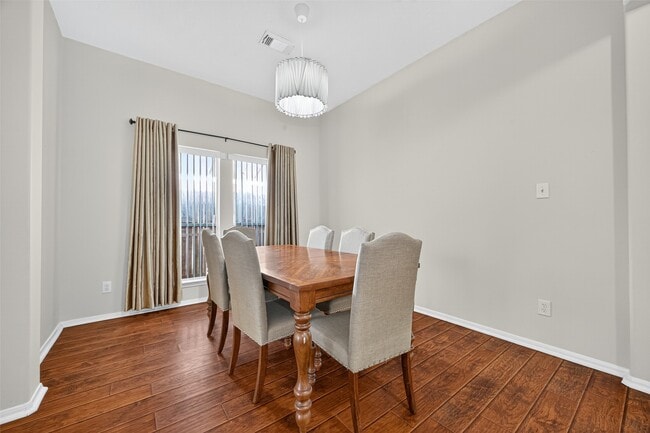 Building Photo - 14007 Hillingdale Ln