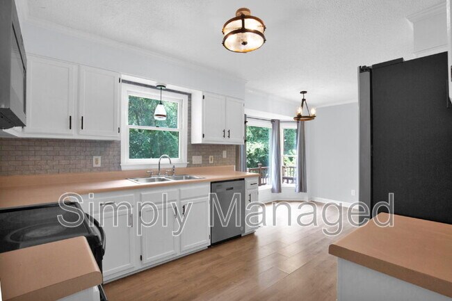 Building Photo - 7709 Scottsdale Dr