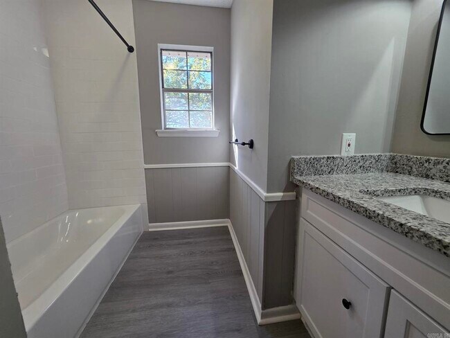 Building Photo - 216 Windhill Dr