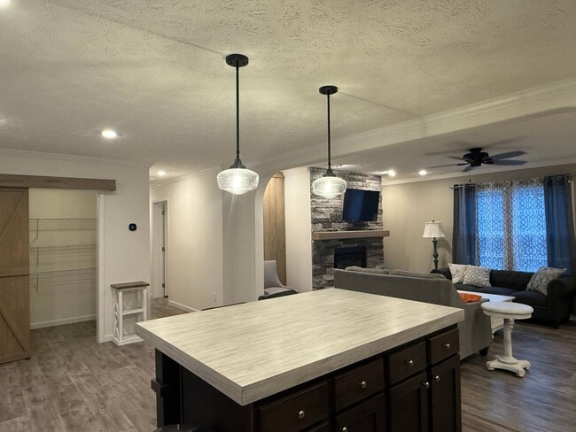 Building Photo - Quiet furnished retreat located in Erwin- Available NOW!