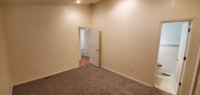 Building Photo - 2ND MONTH FREE FOR LEASE STARTING OCT 16!!