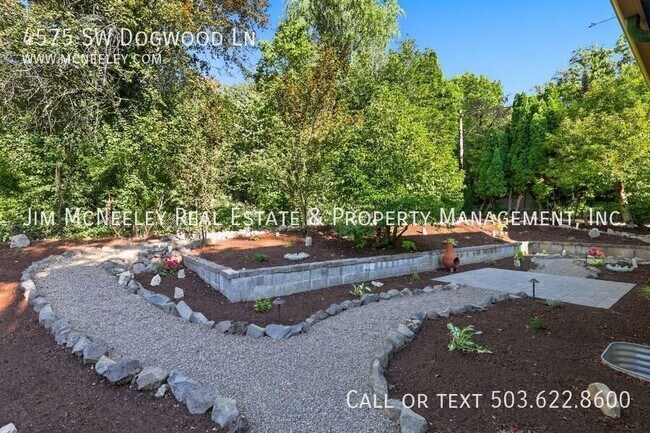 Building Photo - 4575 SW Dogwood Ln