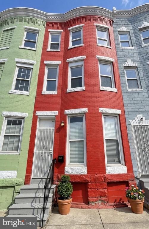 Building Photo - 1026 E North Ave