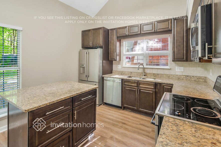 Building Photo - 7204 Scarlet Runner Dr