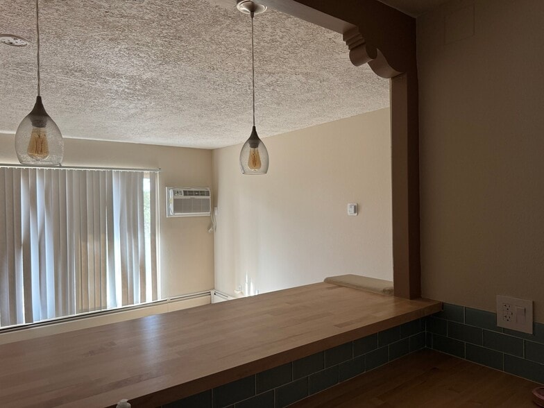 Building Photo - 155 G Calle Ojo Feliz