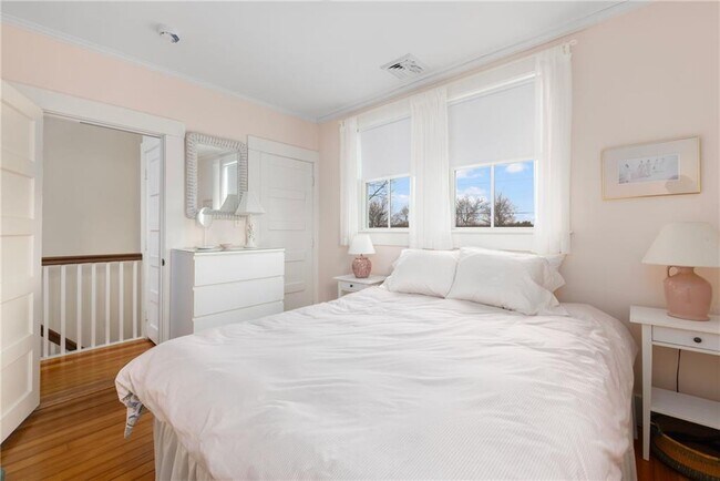 Building Photo - 59 Mt Hope Ave