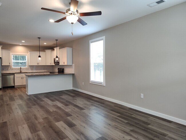 Building Photo - Move-in ready 4-bedroom, 2.5-bathroom home!