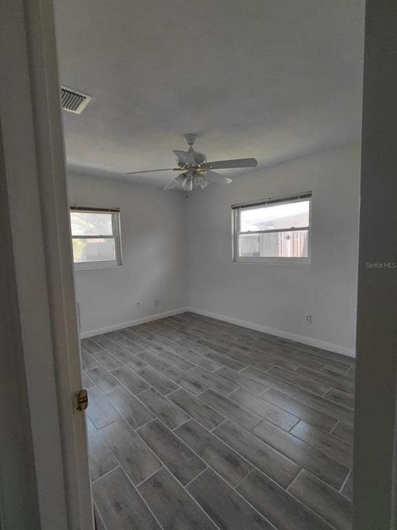 Building Photo - 1527 Leeway Ave