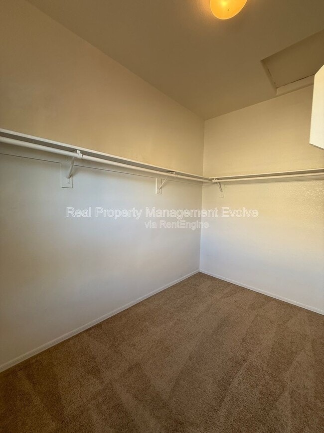 Building Photo - 1702 E Bell Rd