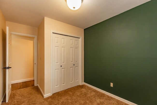 Building Photo - **MOVE IN SPECIAL!** Pet Friendly Charming 3 Bedroom Home with large office!