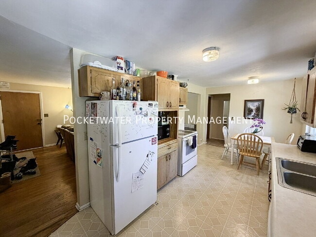 Building Photo - 740 37th St