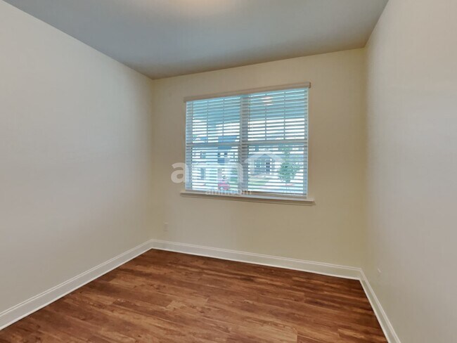 Building Photo - 149 Hazel Pk Dr