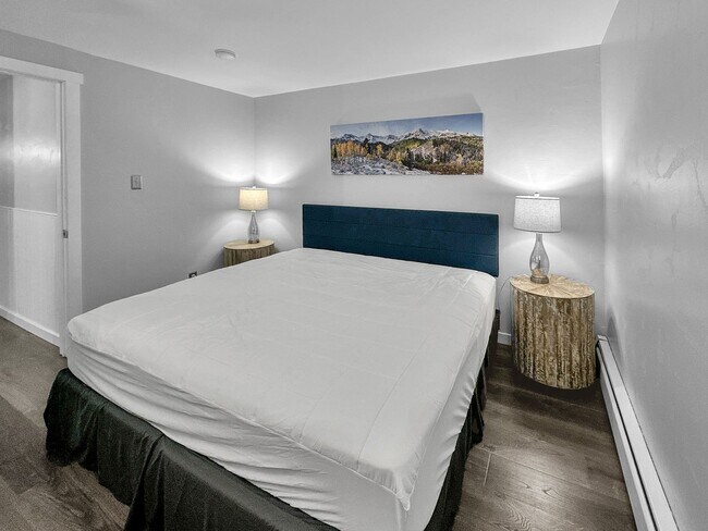 Building Photo - 2 Bedroom, 1 Bath on Peak 8! Updated unit, ground floor, great location!  Heat included!