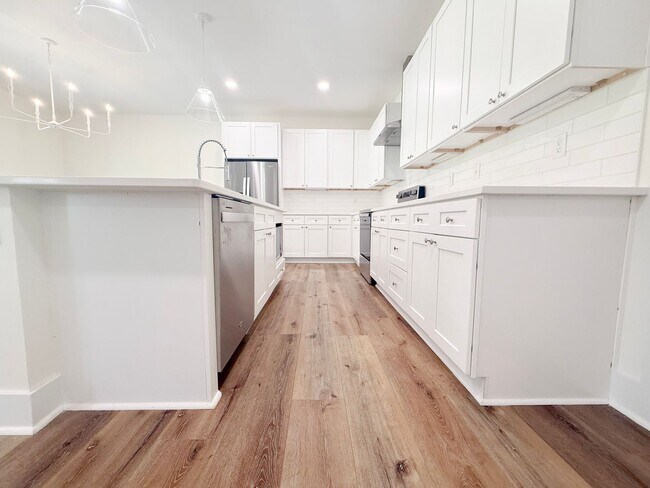 Building Photo - 3-Bedroom Home Steps from Resort-Style Pool with Jack-and-Jill Bath