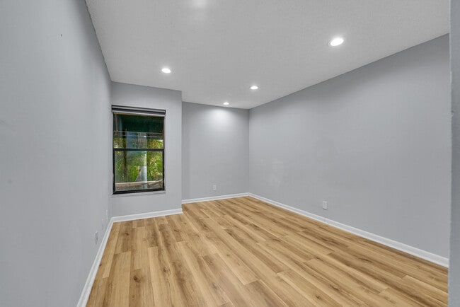 Building Photo - 6565 Las Flores Dr