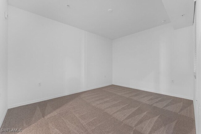 Building Photo - 5555 Double Eagle Cir