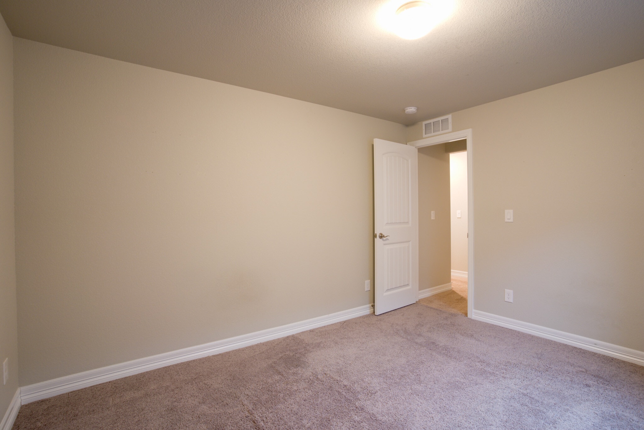 Building Photo - 9792 Fairway Glen Dr