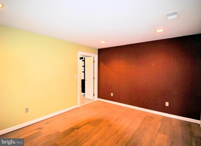 Building Photo - 1506 Chain Bridge Ct