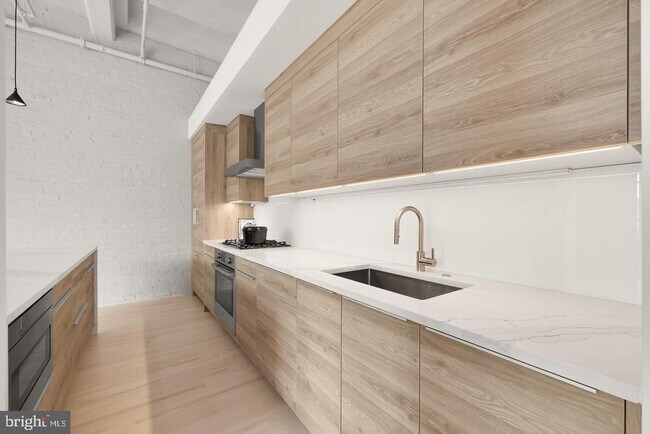 Building Photo - 1515 14th St NW