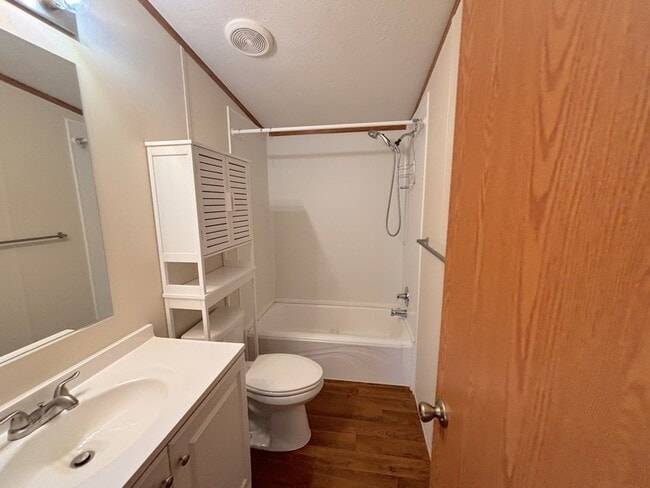Building Photo - 1066 S 100 E