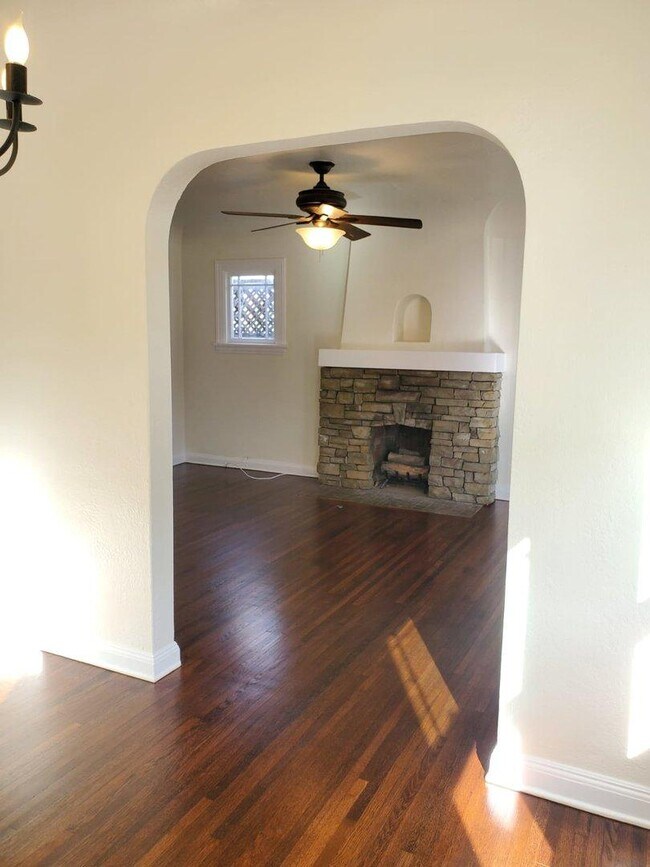 Building Photo - 4624 32nd St