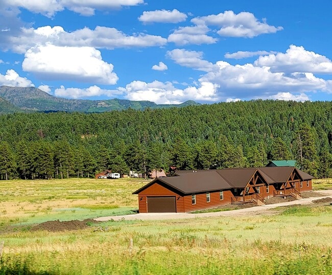Building Photo - 401 Alpine Dr