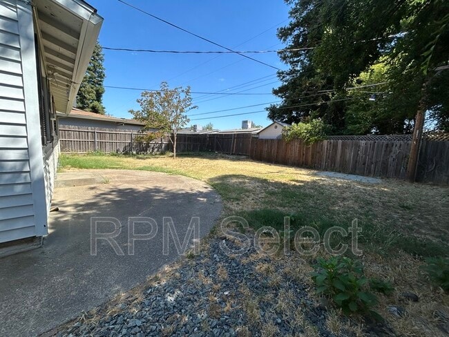Building Photo - 2367 Pinturo Way