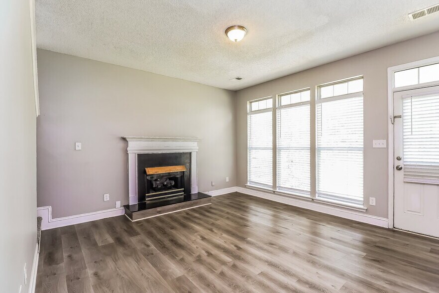 Building Photo - 1712 Silverberry Ct