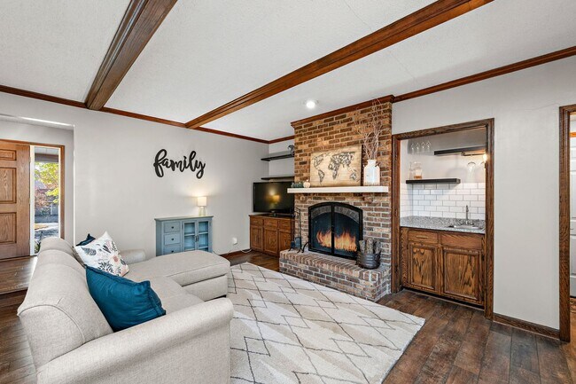 Building Photo - Stunning Remodeled 4BR Home w/ Pond View & 3-Seasons Porch!