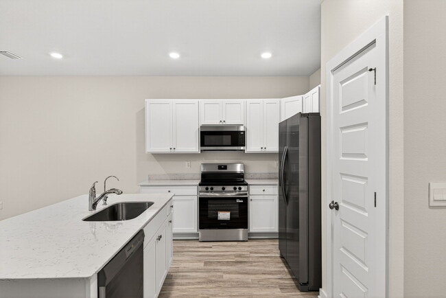 Building Photo - 51 S Main Deck Dr