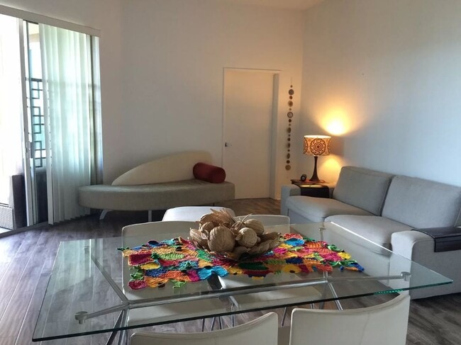 Building Photo - 488 E Ocean Blvd