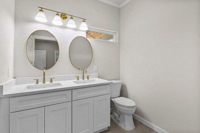 Building Photo - 30 Wood Glen Dr