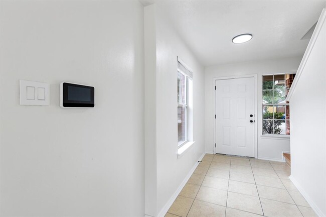 Building Photo - 9031 Aspen Trace Ln
