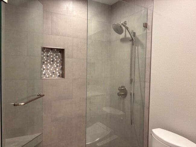 Building Photo - Remodeled Oaks North View Condo