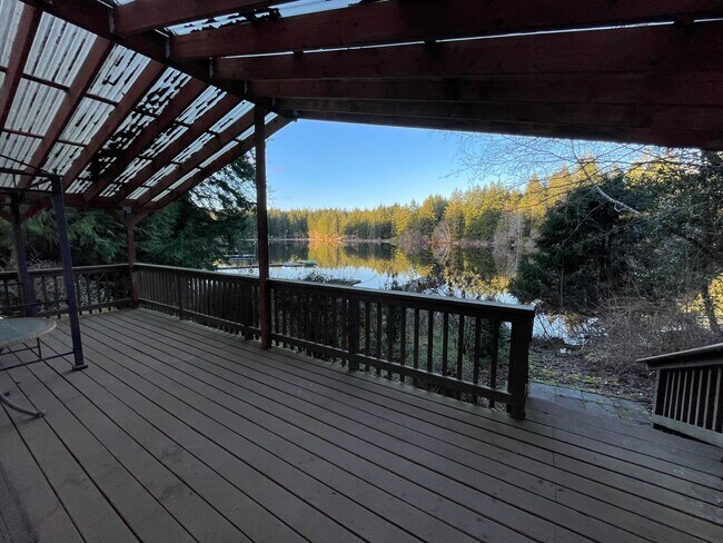 Building Photo - Lakebay 3 Bedroom Available Now, Fenced Yard & More!