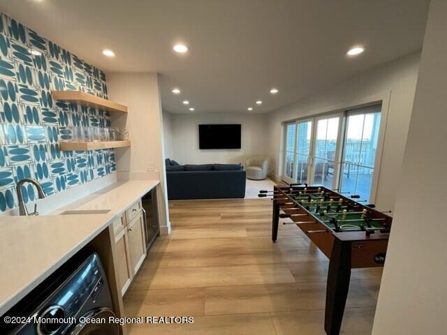 Building Photo - 3632 Ocean Terrace