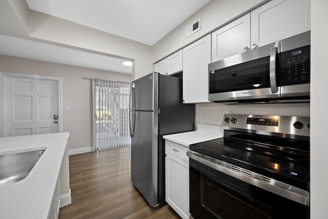 Interior Photo - Breezy Palms