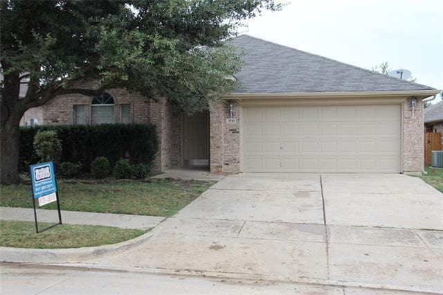 Primary Photo - 3733 Hazel Dr