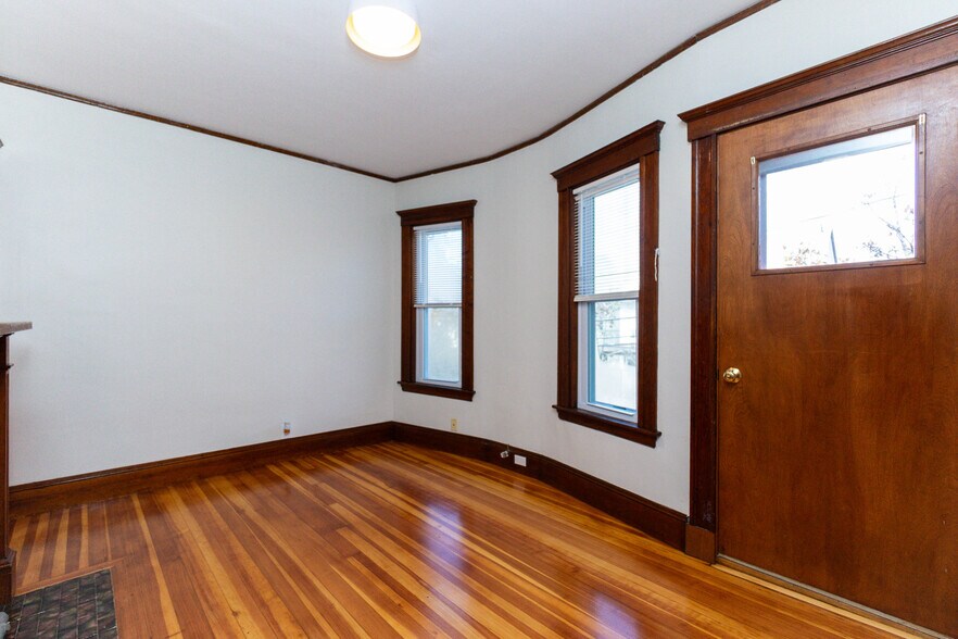 Building Photo - 20 Egerton Rd