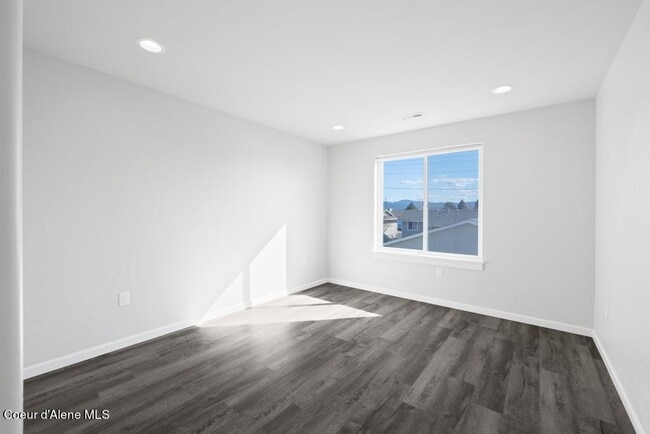 Building Photo - 2704 N Miami Ct