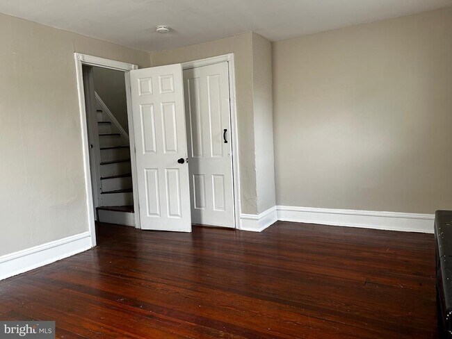 Building Photo - 272 MAPLE