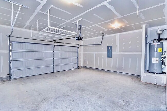 Building Photo - 245 Hartwood Lake Ln