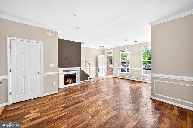 Building Photo - 15825 John Diskin Cir